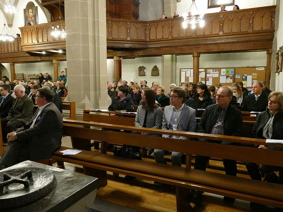 Firmung 2017 in Naumburg (Foto: Karl-Franz Thiede)